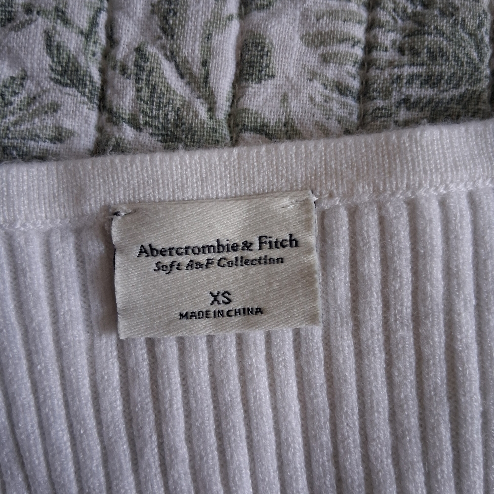 Abercrombie & Fitch White Wrap Over Tanktop - Picture 4 of 5